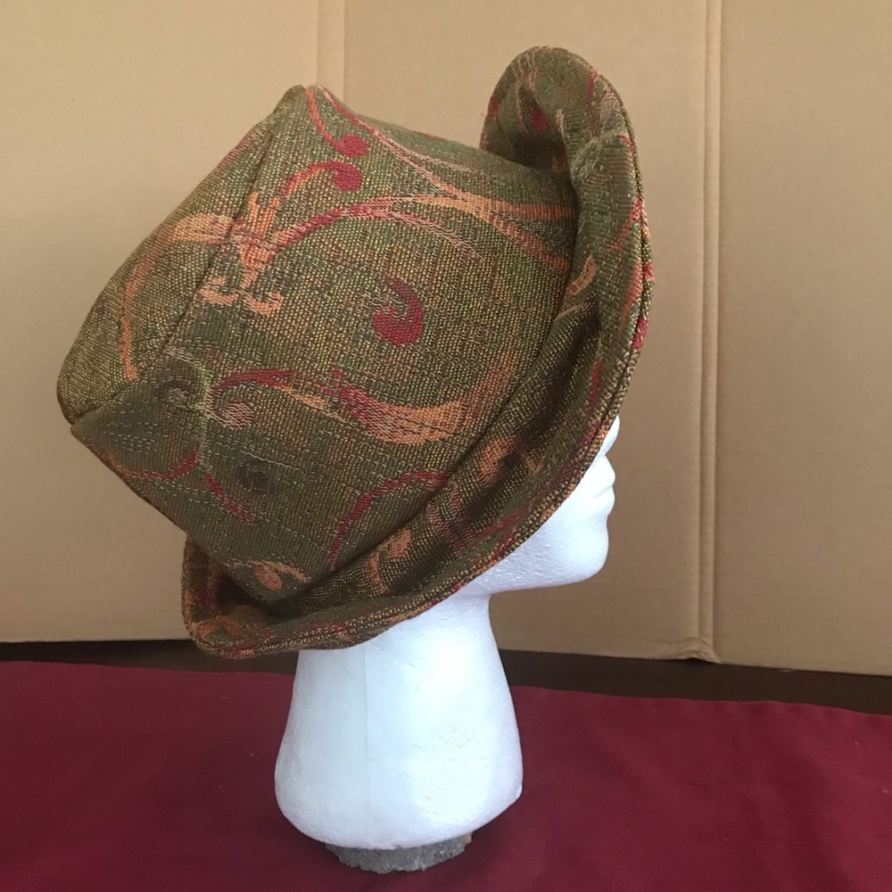 Handmade hat - Picture 2 of 2